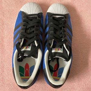 adidas superstars. Men’s size 7, women’s 9